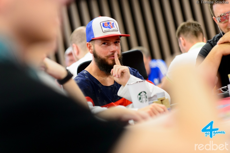 Jan Staněk si v Hodolanech podmanil PF Masters, Main Event za sebou má den 1b Jan Staněk si v Hodolanech podmanil PF Masters, Main Event za sebou má den 1b