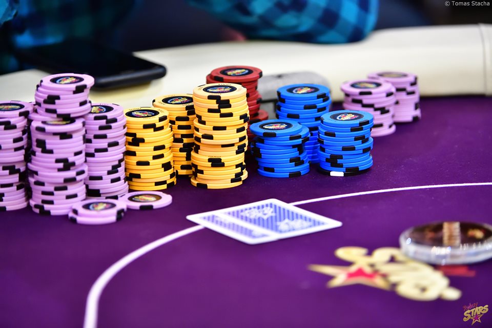 ŽIVĚ: Sledujte přímý přenos finále pražského MPN Poker Tour Main Eventu ŽIVĚ: Sledujte přímý přenos finále pražského MPN Poker Tour Main Eventu