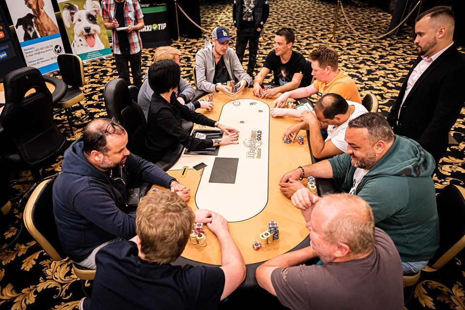 Připomeňte si záznam finále vestecké MaxiTip Poker Tour Připomeňte si záznam finále vestecké MaxiTip Poker Tour