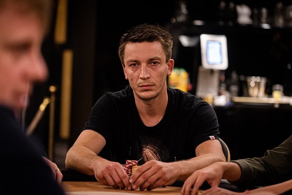 Savarinský FeelBet Open míří do druhého dne - s Luďkem Figrem v čele Savarinský FeelBet Open míří do druhého dne - s Luďkem Figrem v čele