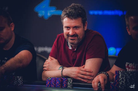 Jaroslav Kovařík vede 23 finalistů Poker Feveru, ve hře celkem pět Čechů Jaroslav Kovařík vede 23 finalistů Poker Feveru, ve hře celkem pět Čechů