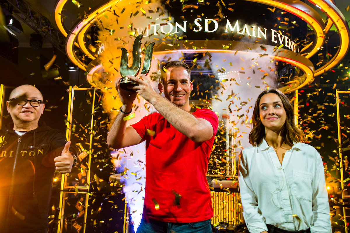 £2.670.000 pro Justina Bonoma. Šampion londýnského Short Decku hodlá zvolnit tempo £2.670.000 pro Justina Bonoma. Šampion londýnského Short Decku hodlá zvolnit tempo
