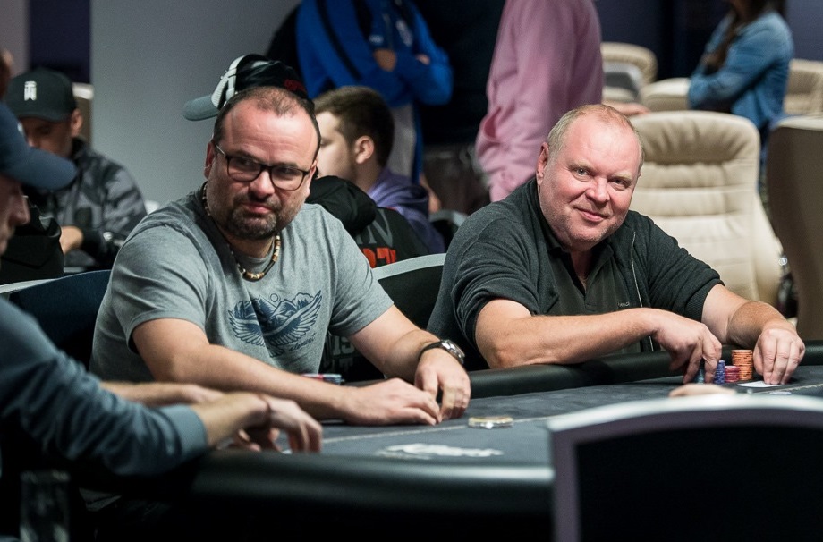 Lukáš Záškodný a Petr Targa se představili ve finále prstenového 6-Maxu Lukáš Záškodný a Petr Targa se představili ve finále prstenového 6-Maxu
