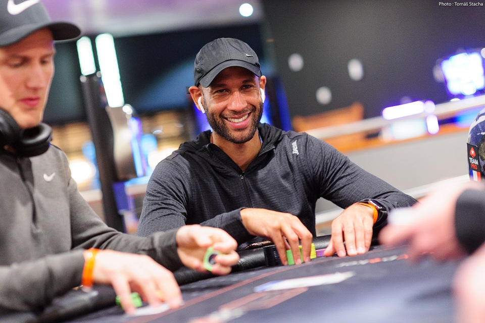Druhý flight WPT pro Kisacikogla, největší šou však předvedl ex-fotbalista Kébé Druhý flight WPT pro Kisacikogla, největší šou však předvedl ex-fotbalista Kébé