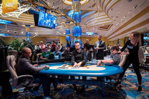 Phil Ivey a Leon Tsoukernik Phil Ivey a Leon Tsoukernik
