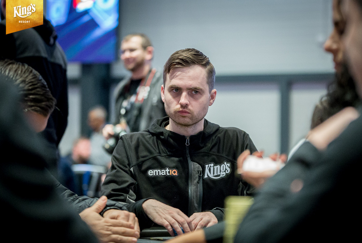 Druhý flight Colossu: Min-min-cash pro Martina Kabrhela, postup pro dalších 16 hráčů Druhý flight Colossu: Min-min-cash pro Martina Kabrhela, postup pro dalších 16 hráčů