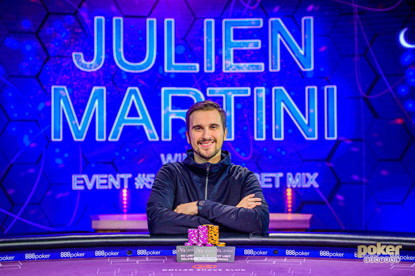 Julien Martini korunuje svou životní sezónu triumfem v PM Big Bet eventu Julien Martini korunuje svou životní sezónu triumfem v PM Big Bet eventu