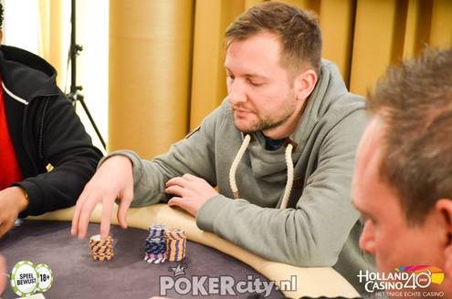 Mraky má mraky žetonů, do 2. dne WSOPC Rotterdam si přenáší 91 bb Mraky má mraky žetonů, do 2. dne WSOPC Rotterdam si přenáší 91 bb