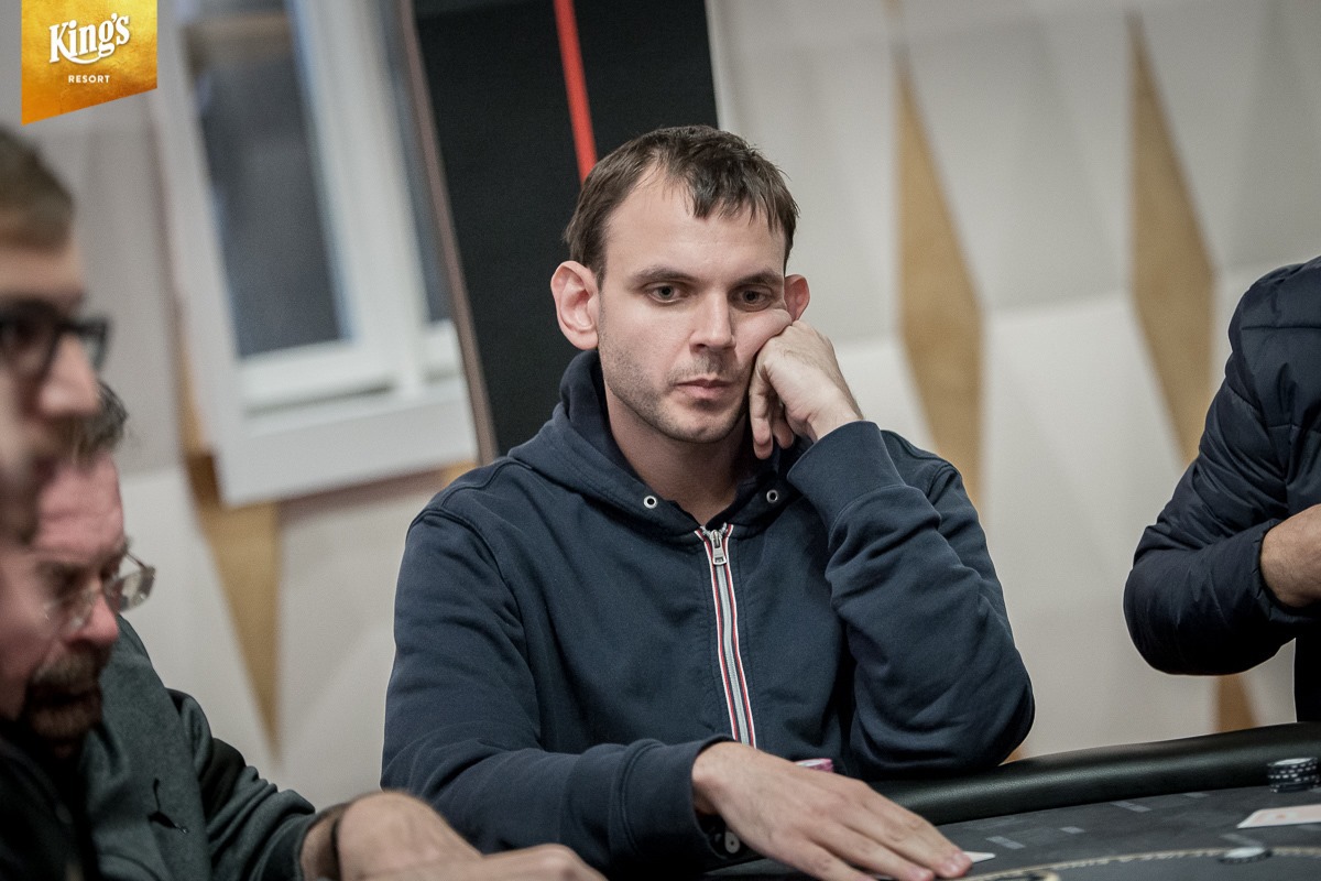 Karel Mokrý průběžně 2., o €200.000 si v Big Wrapu zahrají i Gajdoš a Peter Karel Mokrý průběžně 2., o €200.000 si v Big Wrapu zahrají i Gajdoš a Peter