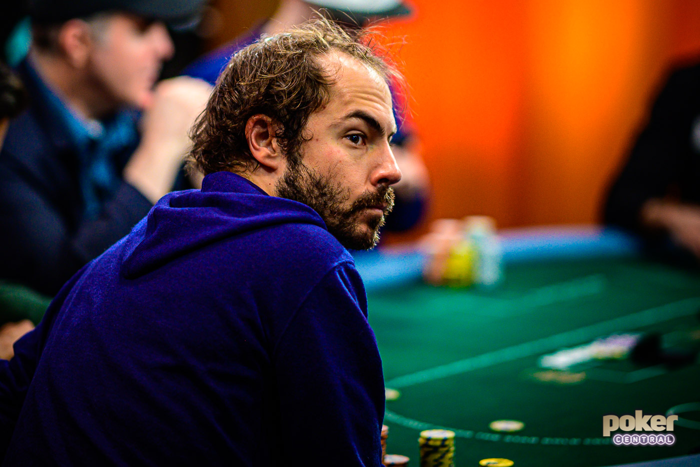 Pětičlenné finále australského Super High Roller Bowlu vede Elio Fox Pětičlenné finále australského Super High Roller Bowlu vede Elio Fox