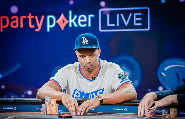 Hrdinové ze Soči: Phil Ivey jako jedenáctý v historii překonal $30milionovou hranici Hrdinové ze Soči: Phil Ivey jako jedenáctý v historii překonal $30milionovou hranici