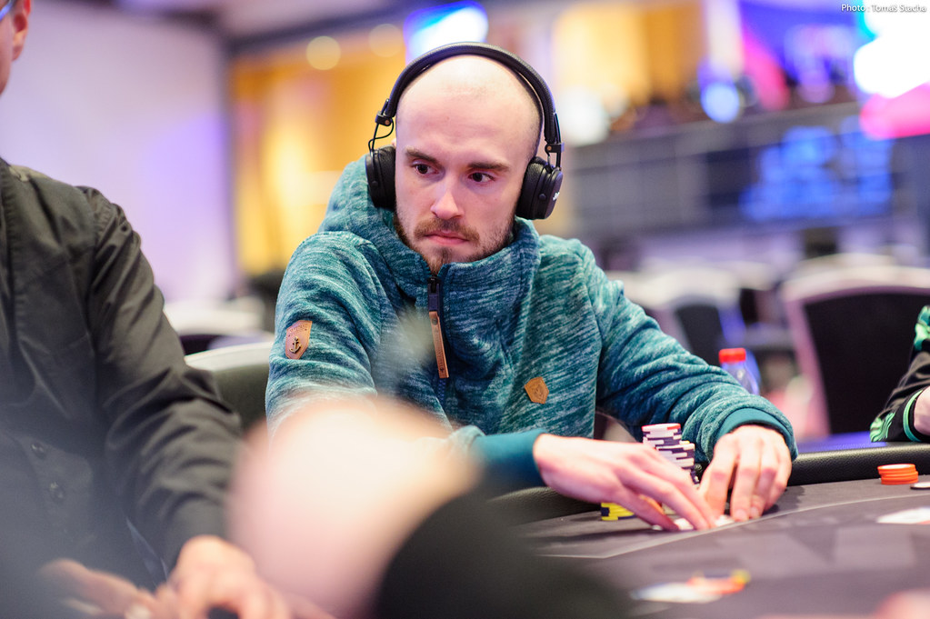 Online neděle: Tři pěticifry jsou doma, Vocaaas chipleaduje BB High Roller Online neděle: Tři pěticifry jsou doma, Vocaaas chipleaduje BB High Roller