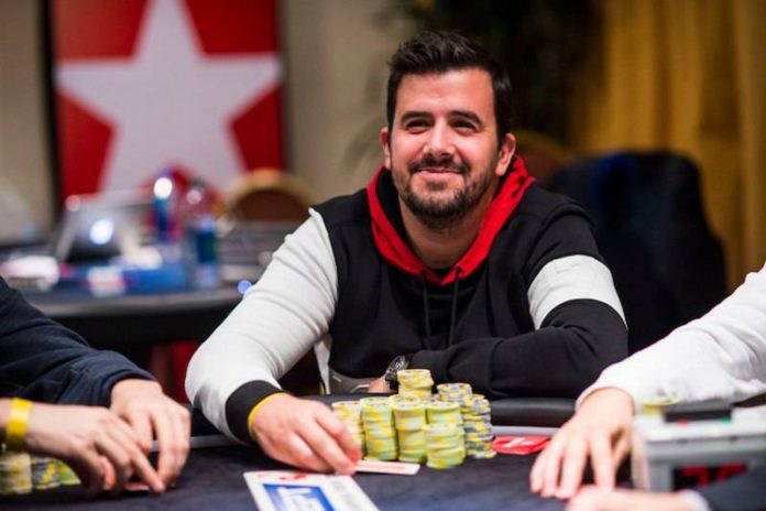 Hvězdné války. Hra o fialové sako na Poker Masters Online je stále otevřená Hvězdné války. Hra o fialové sako na Poker Masters Online je stále otevřená