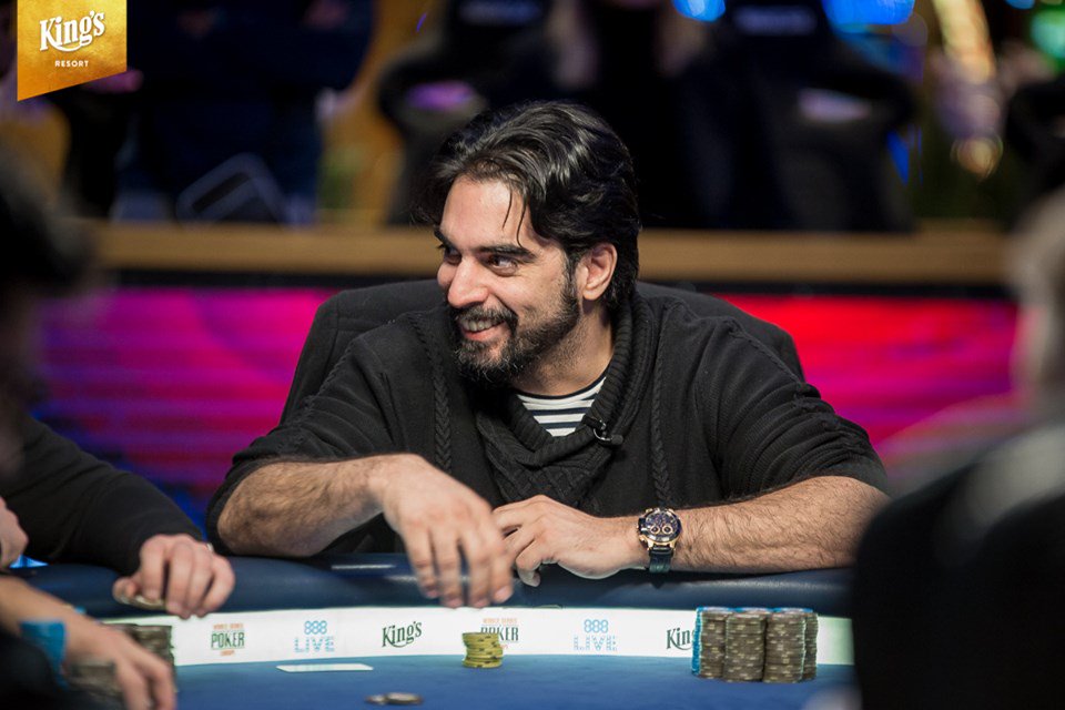 Do fialového saka se oblékl Alexandros Kolonias, rozhodl až poslední event Do fialového saka se oblékl Alexandros Kolonias, rozhodl až poslední event
