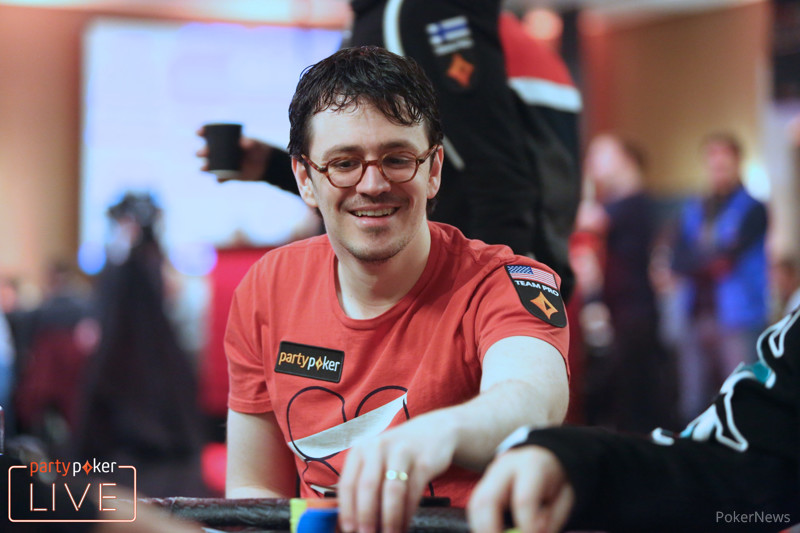 Záznam: Vypadl první - a pak vyhrál. Ike Haxton opanoval $25k HRC Main Event Záznam: Vypadl první - a pak vyhrál. Ike Haxton opanoval $25k HRC Main Event