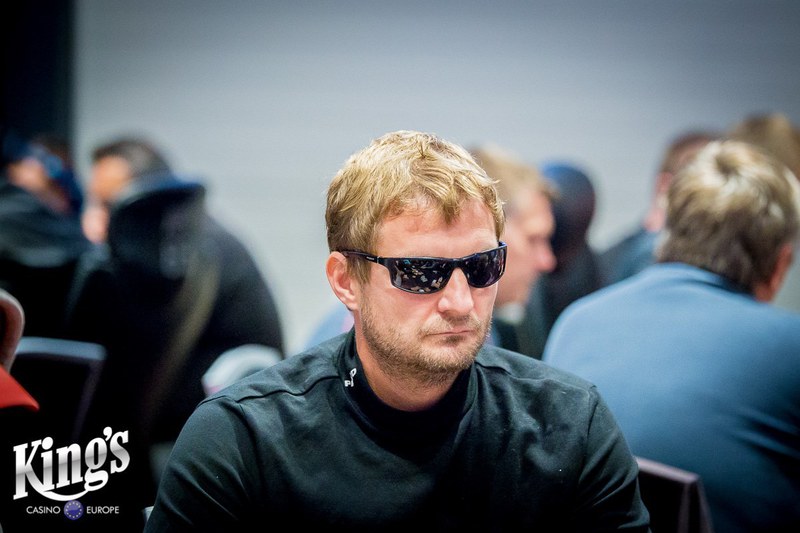 Tomáš Kočíb v dealu BHD Warm Upu, další Češi padli na semifinálových stolech Tomáš Kočíb v dealu BHD Warm Upu, další Češi padli na semifinálových stolech