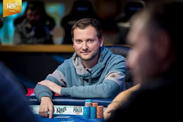 Po Omaze Mraky přesedlal na Hold'em, ve Vikings Summer Festival prošel dnem 1b Po Omaze Mraky přesedlal na Hold'em, ve Vikings Summer Festival prošel dnem 1b
