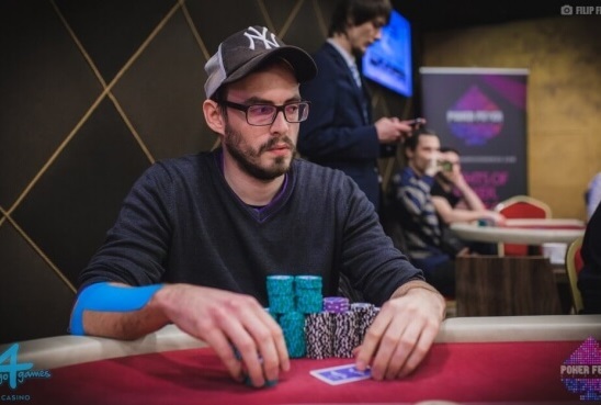 Novým lídrem Poker Fever Main Eventu Jan Lamper, den 1b se vydařil i Svačinovi Novým lídrem Poker Fever Main Eventu Jan Lamper, den 1b se vydařil i Svačinovi