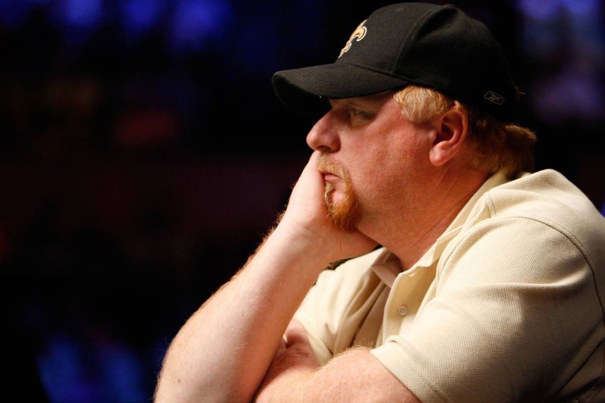 Pokerová komunita v šoku: Ve věku 56 let zemřel Darvin „dřevorubec“ Moon Pokerová komunita v šoku: Ve věku 56 let zemřel Darvin „dřevorubec“ Moon