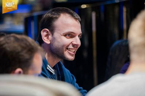 Karel Mokrý čtyřem kartám rozumí, z dealu TBW High Rolleru si odnáší €49.569 Karel Mokrý čtyřem kartám rozumí, z dealu TBW High Rolleru si odnáší €49.569