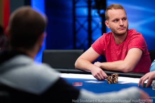 Online neděle: Desmův triumf, Nildonova zařízlá esa, Češi v dohrávkách Online neděle: Desmův triumf, Nildonova zařízlá esa, Češi v dohrávkách