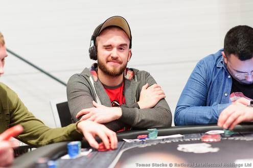 Vítězslav Čech mezi lídry Millions Mini Mainu, ve 2. dni také Šenk, Fára a Škalák Vítězslav Čech mezi lídry Millions Mini Mainu, ve 2. dni také Šenk, Fára a Škalák