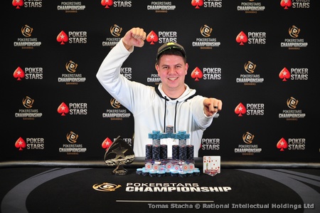 Mini Main Event Millions Online trefil Kanaďan Ouimette, dnešek patří PLO Mini Main Event Millions Online trefil Kanaďan Ouimette, dnešek patří PLO