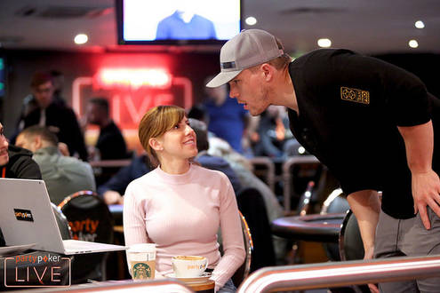 Bicknell a Foxen si ve Vegas zahráli společné finále. Nedarovali si zhola nic Bicknell a Foxen si ve Vegas zahráli společné finále. Nedarovali si zhola nic